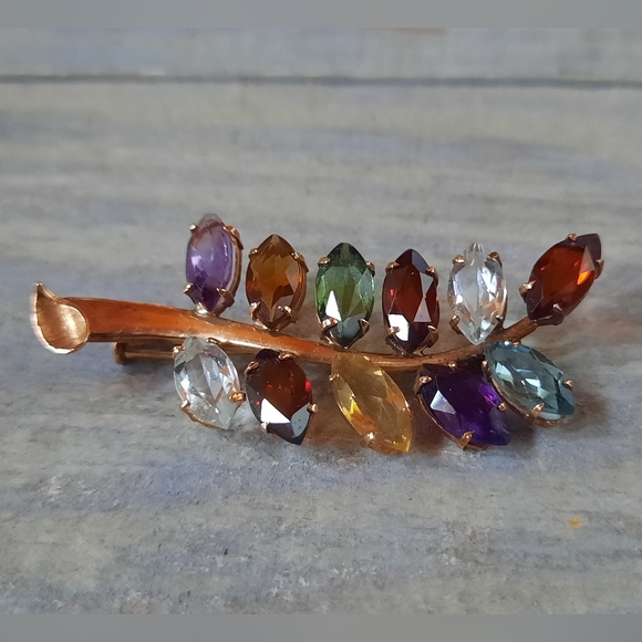 Vintage 18K Yellow Gold Custom Leaf Design Multi Coloured Gemstones Brooch - Picture 2 of 16